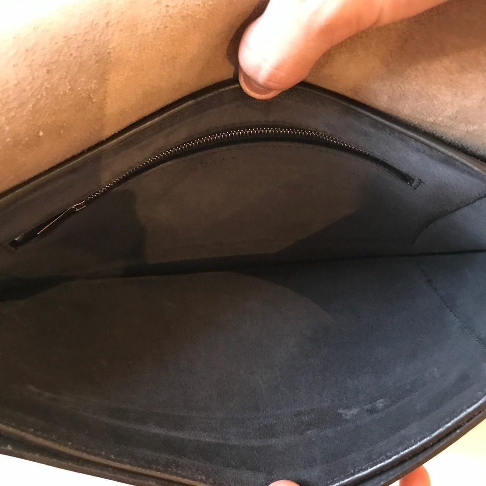 Celine *Guaranteed Authentic* Medium Shoulder Bag… - image 4